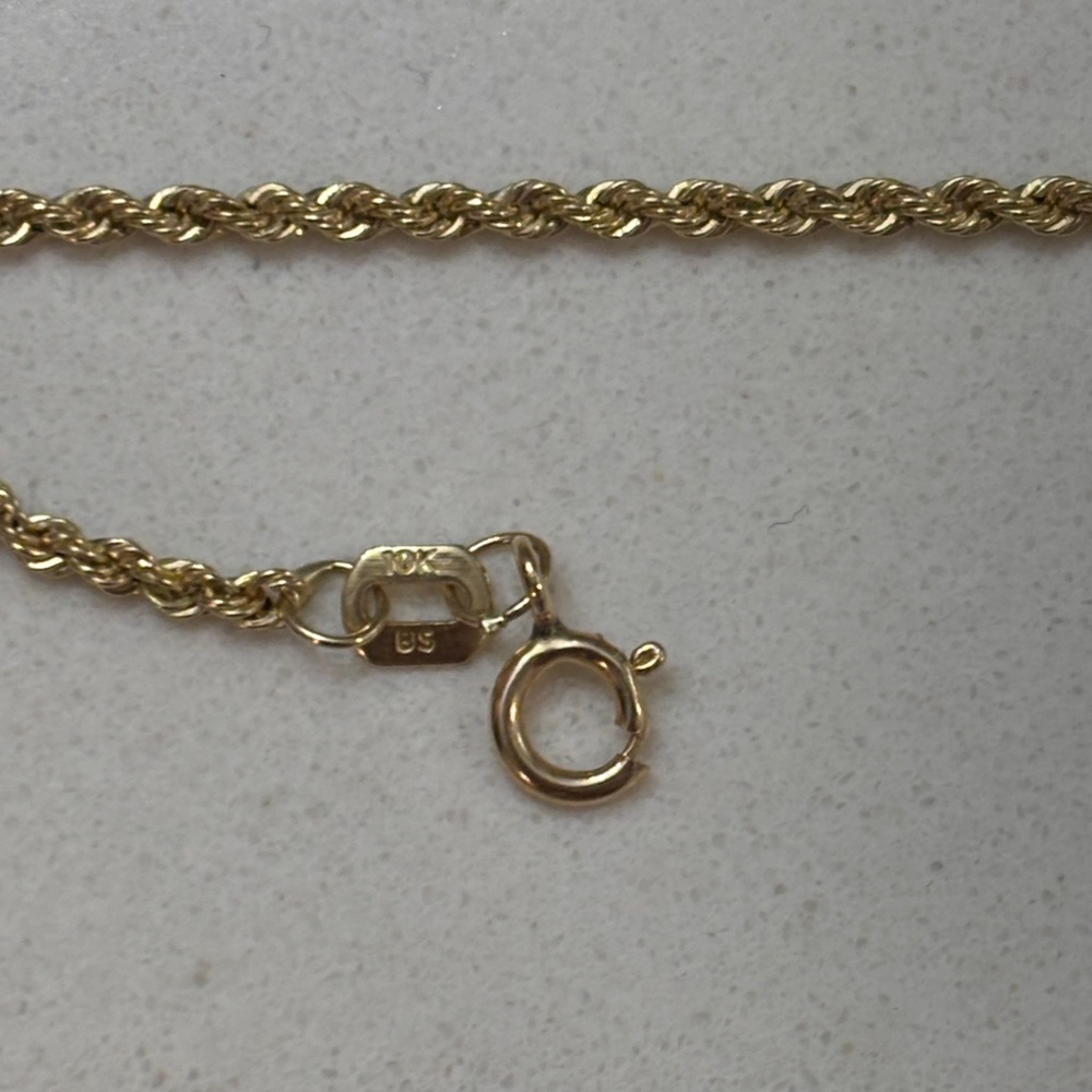 10 K gold stamped, 18inch Elegant Gold Rope Chain Necklace